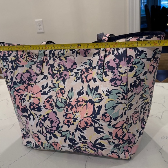 Women's Adrianna Large Reversible Women's Tote - Picture 5 of 8